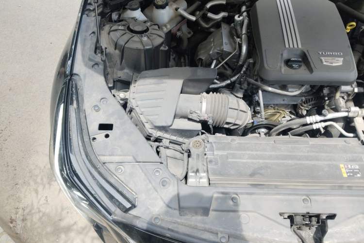 Used Cadillac CT5 2024 28T Luxury Pro Trim Engine Bay Right