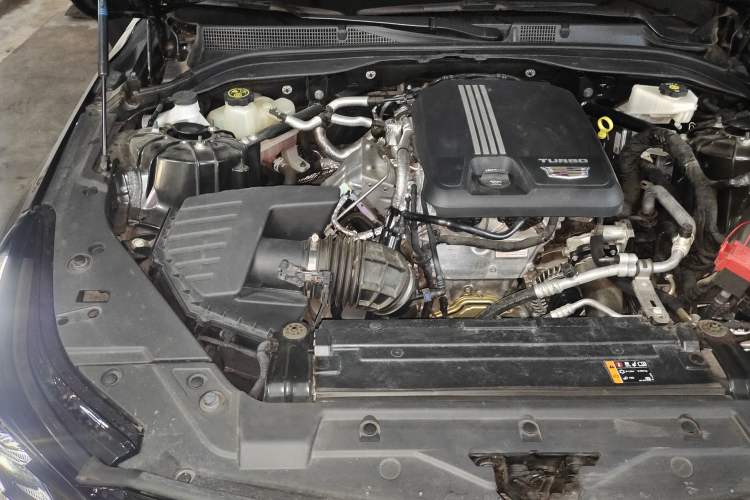 Used Cadillac CT5 2024 28T Luxury Pro Trim Engine Bay Right