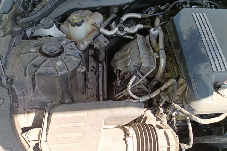 Used Cadillac CT5 2024 28T Luxury Pro Trim Engine Bay Right