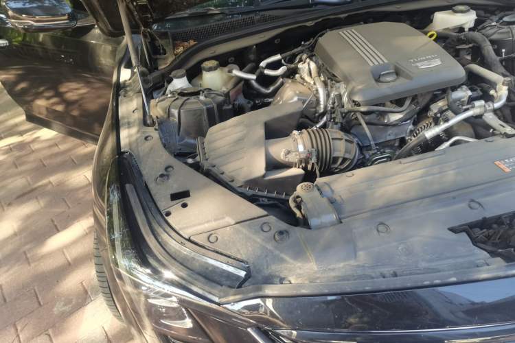 Used Cadillac CT5 2024 28T Luxury Pro Trim Engine Bay Right