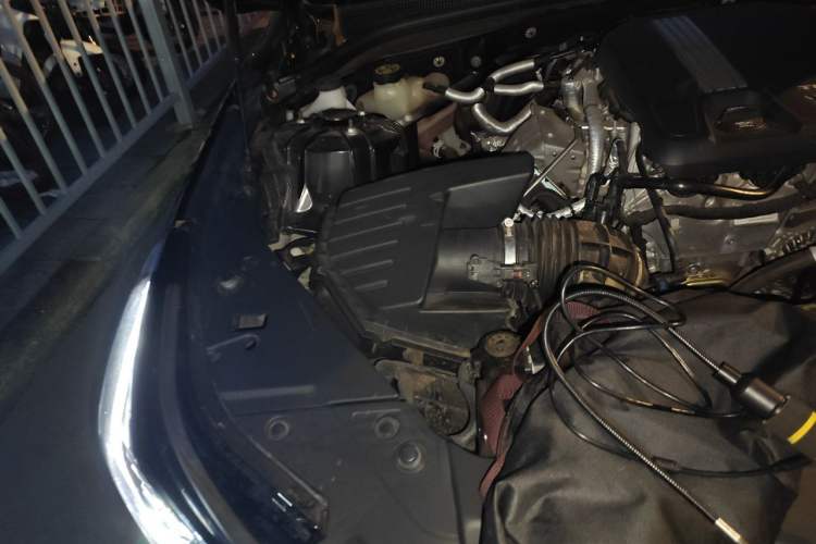 Used Cadillac CT5 2024 28T Luxury Pro Trim Engine Bay Right