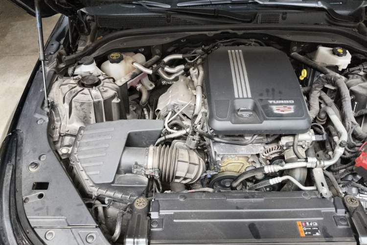 Used Cadillac CT5 2024 28T Luxury Pro Trim Engine Bay Right
