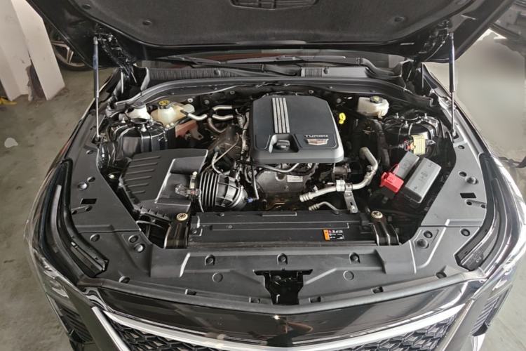 Used Cadillac CT5 2024 28T Luxury Version Engine Bay