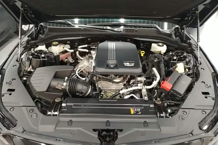 Used Cadillac CT5 2024 28T Luxury Pro Trim Engine Bay