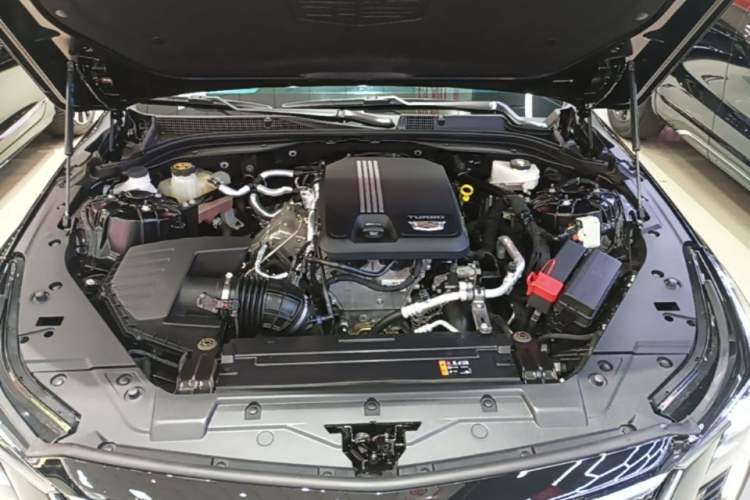 Used Cadillac CT5 2024 28T Luxury Pro Trim Engine Bay