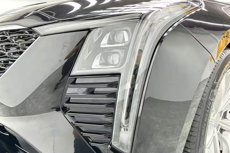 Used Cadillac CT5 2024 28T Luxury Pro Trim Exterior 11