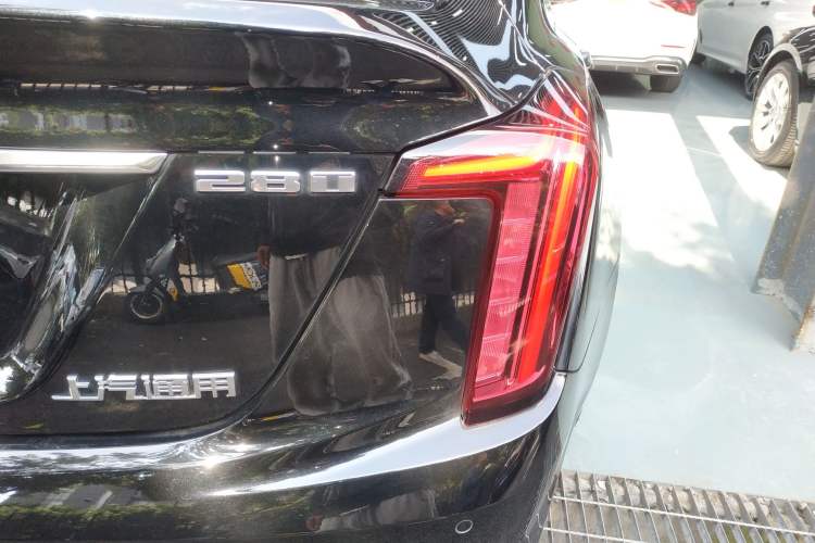 Used Cadillac CT5 2024 28T Luxury Pro Trim Exterior 3