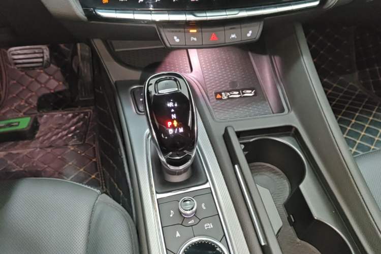 Used Cadillac CT5 2024 28T Luxury Pro Trim Gear Lever