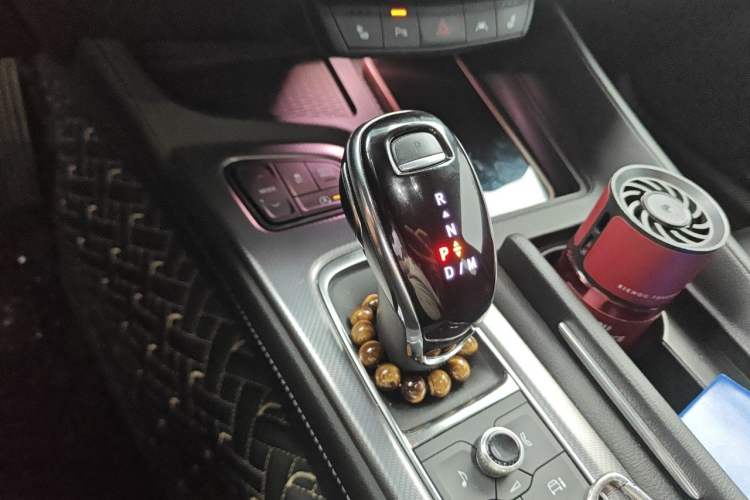 Used Cadillac CT5 2024 28T Luxury Pro Trim Gear Lever