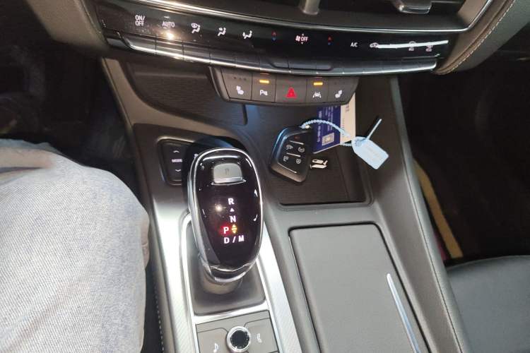 Used Cadillac CT5 2024 28T Luxury Pro Trim Gear Lever