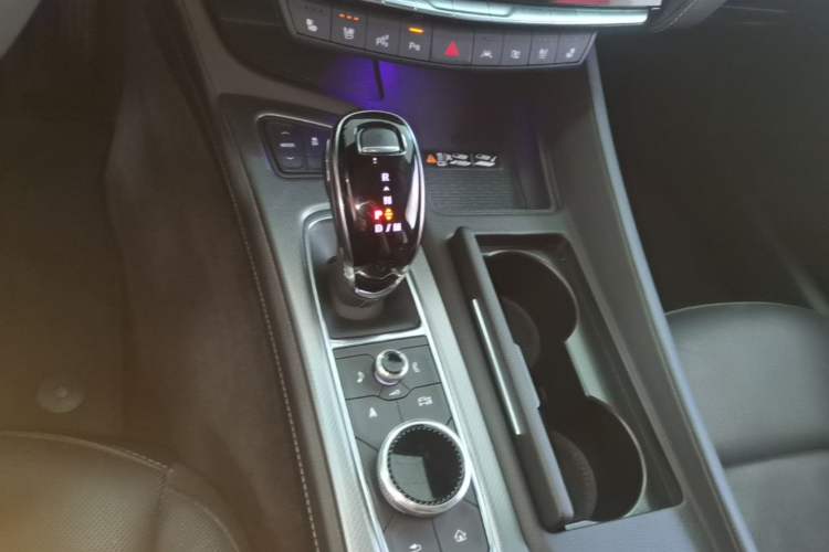 Used Cadillac CT5 2024 28T Prestige Edition Gear Lever