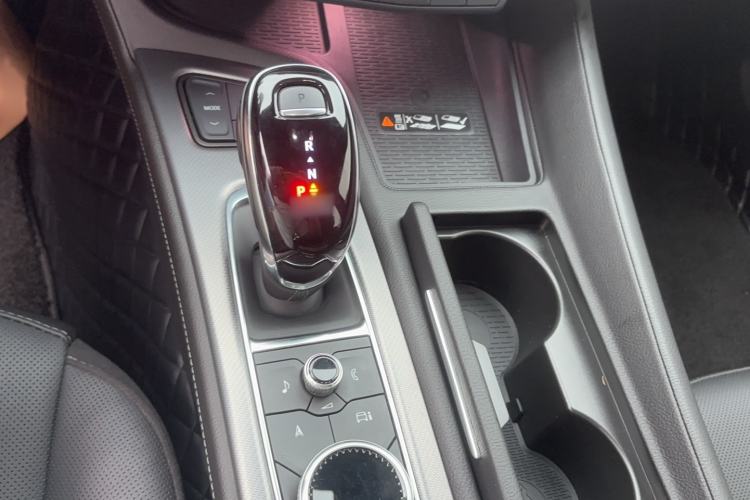 Used Cadillac CT5 2024 28T Luxury Pro Trim Gear Lever