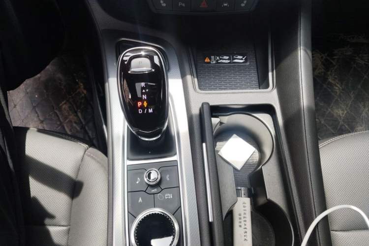Used Cadillac CT5 2024 28T Luxury Pro Trim Gear Lever