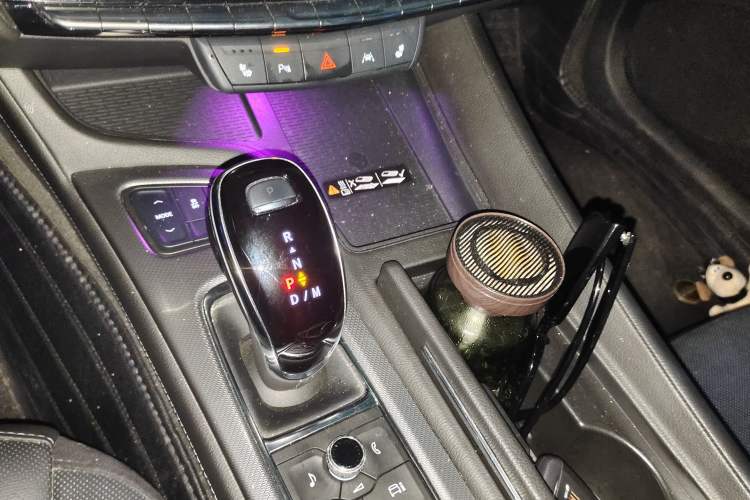 Used Cadillac CT5 2024 28T Luxury Pro Trim Gear Lever
