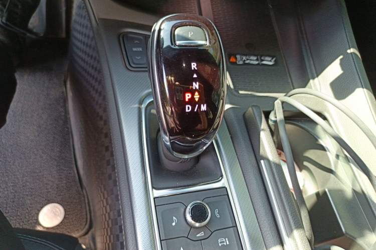 Used Cadillac CT5 2024 28T Luxury Pro Trim Gear Lever