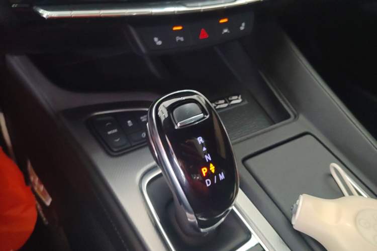 Used Cadillac CT5 2024 28T Luxury Pro Trim Gear Lever