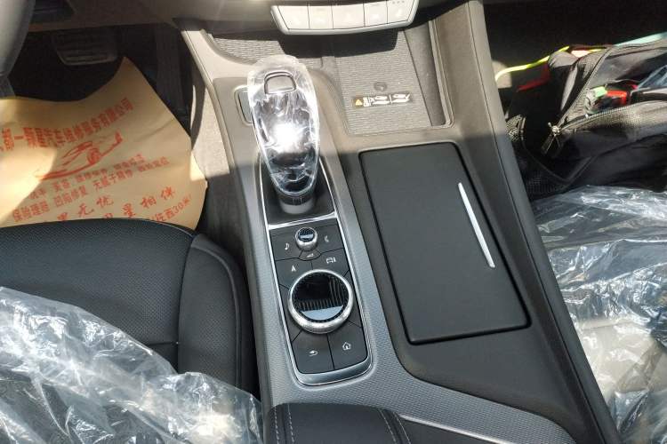 Used Cadillac CT5 2024 28T Luxury Pro Trim Gear Lever