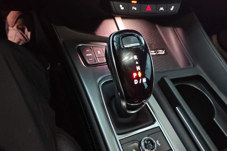 Used Cadillac CT5 2024 28T Luxury Pro Trim Gear Lever