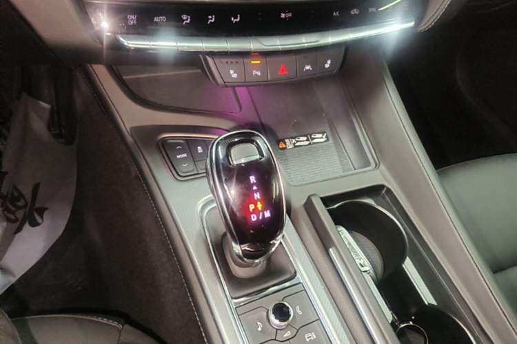 Used Cadillac CT5 2024 28T Luxury Pro Trim Gear Lever