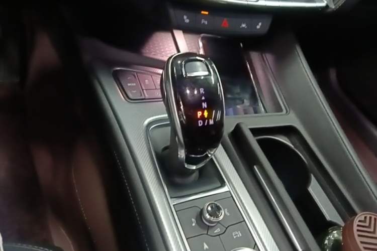 Used Cadillac CT5 2024 28T Luxury Pro Trim Gear Lever