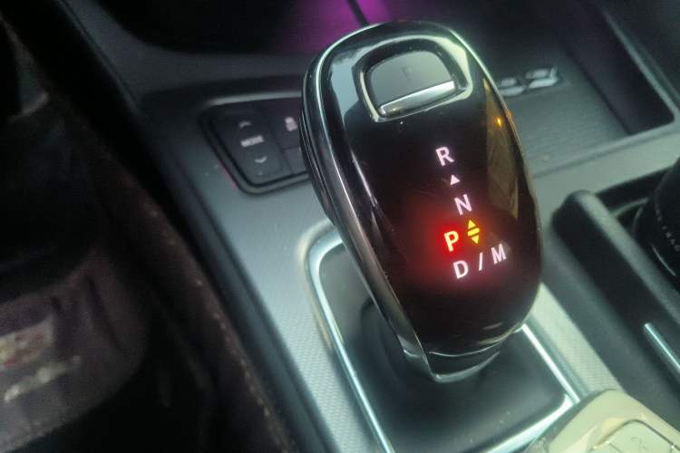 Used Cadillac CT5 2024 28T Luxury Pro Trim Gear Lever