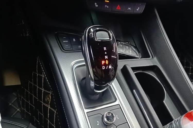 Used Cadillac CT5 2024 28T Luxury Pro Trim Gear Lever