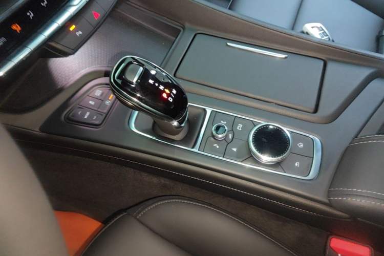 Used Cadillac CT5 2024 28T Luxury Version Gear Lever