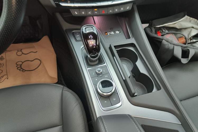 Used Cadillac CT5 2024 28T Prestige Edition Gear Lever