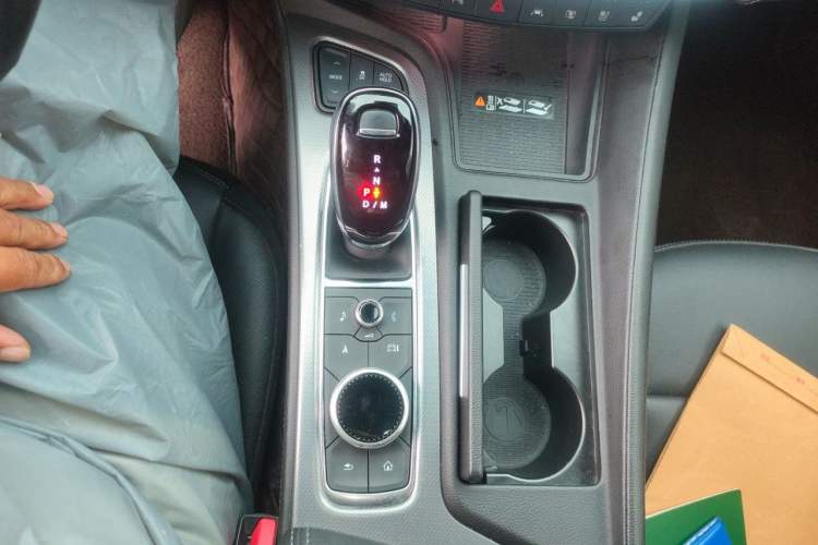 Used Cadillac CT5 2024 28T Prestige Edition Gear Lever