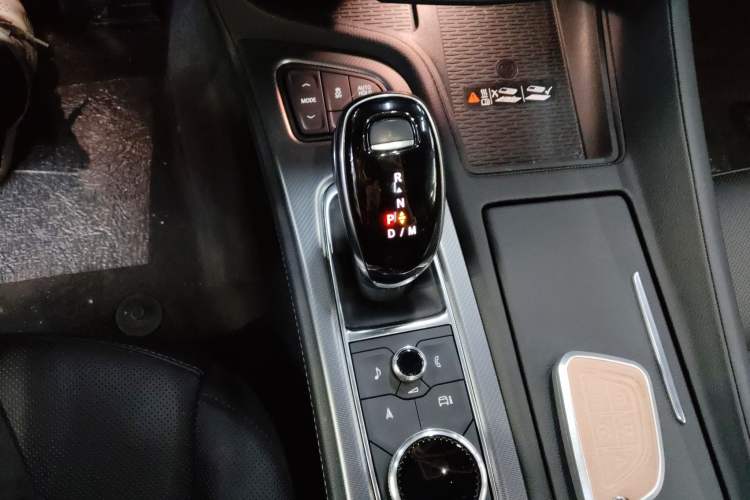 Used Cadillac CT5 2024 28T Luxury Pro Trim Gear Lever