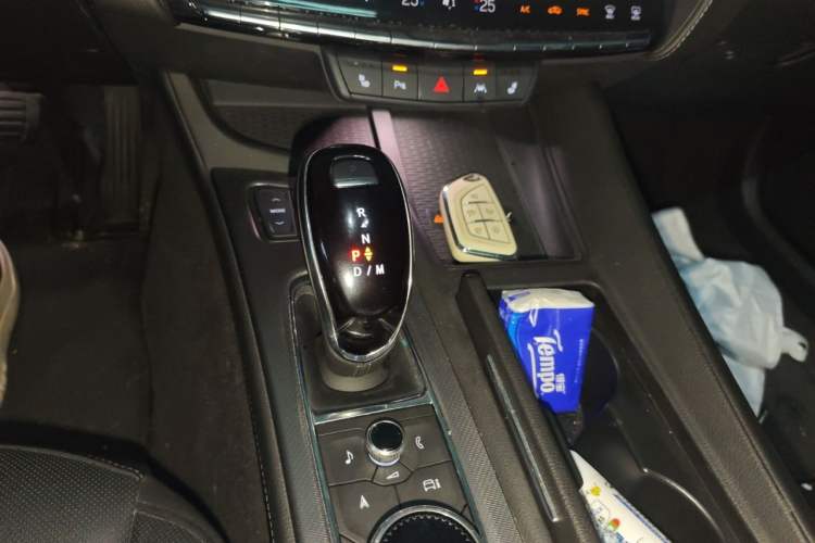 Used Cadillac CT5 2024 28T Luxury Pro Trim Gear Lever