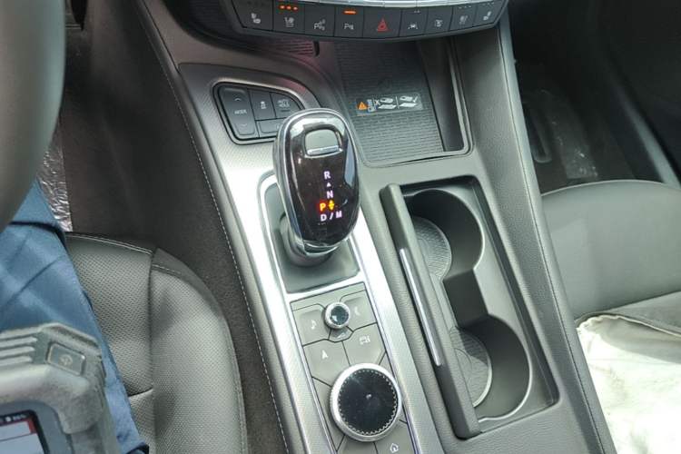 Used Cadillac CT5 2024 28T Prestige Edition Gear Lever