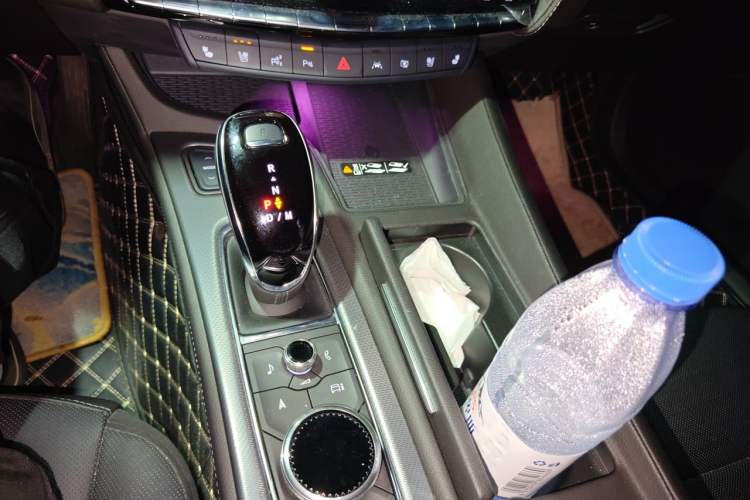 Used Cadillac CT5 2024 28T Prestige Edition Gear Lever