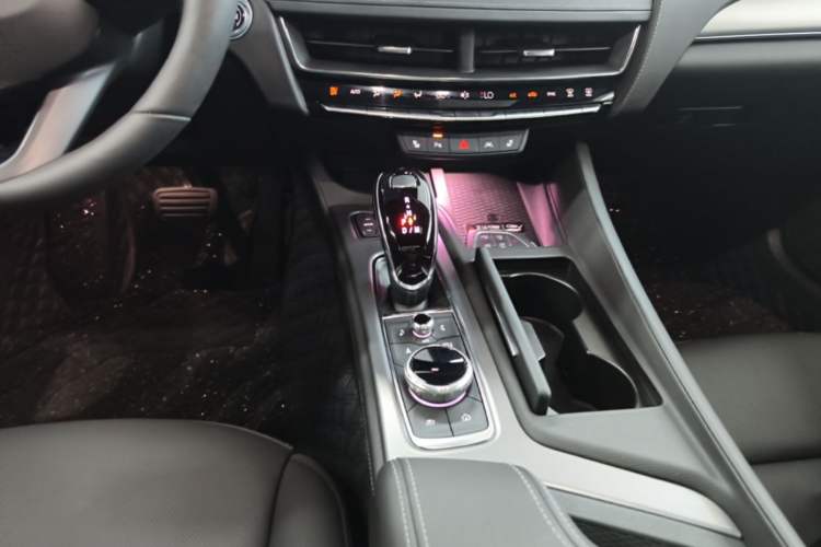 Used Cadillac CT5 2024 28T Luxury Pro Trim Gear Lever
