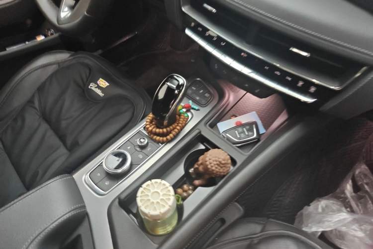 Used Cadillac CT5 2024 28T Luxury Pro Trim Gear Lever