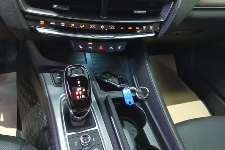 Used Cadillac CT5 2024 28T Luxury Pro Trim Gear Lever