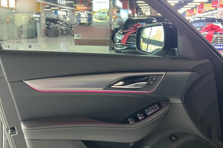 Used Cadillac CT5 2024 28T Luxury Pro Trim Interior 10