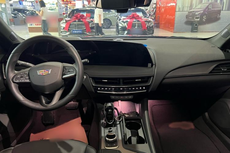 Used Cadillac CT5 2024 28T Luxury Pro Trim Interior 2