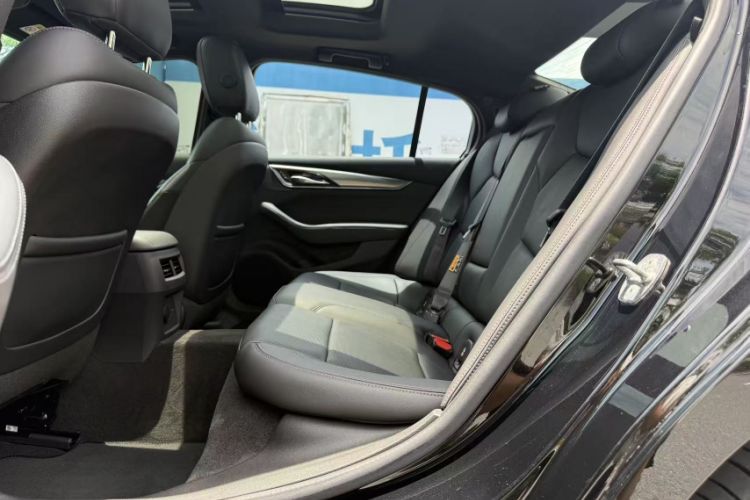 Used Cadillac CT5 2024 28T Luxury Pro Trim Interior 2