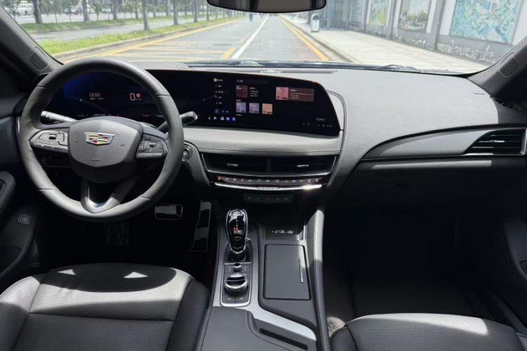 Used Cadillac CT5 2024 28T Luxury Pro Trim Interior 3