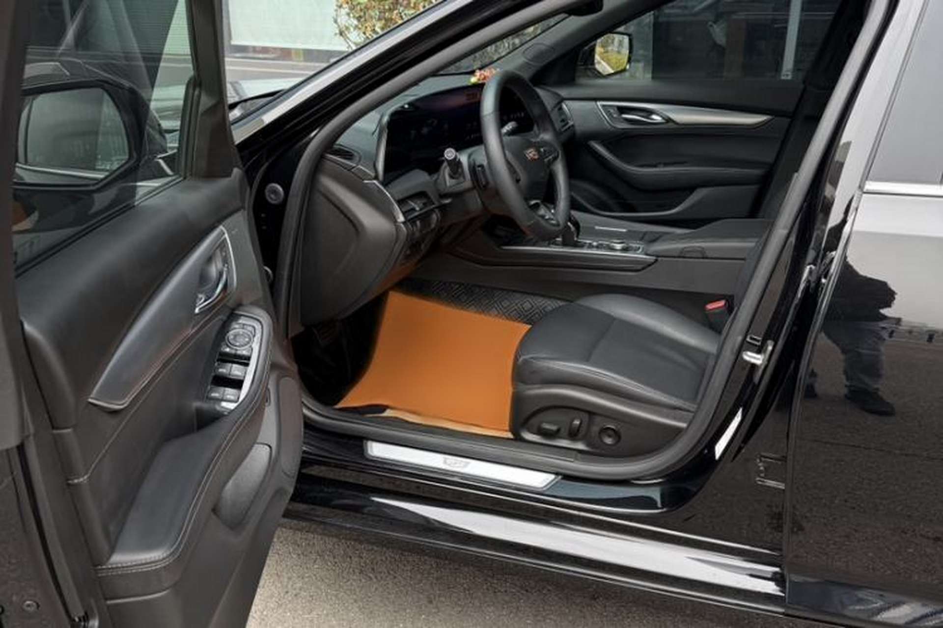 Used Cadillac CT5 2024 28T Luxury Pro Trim Interior 4