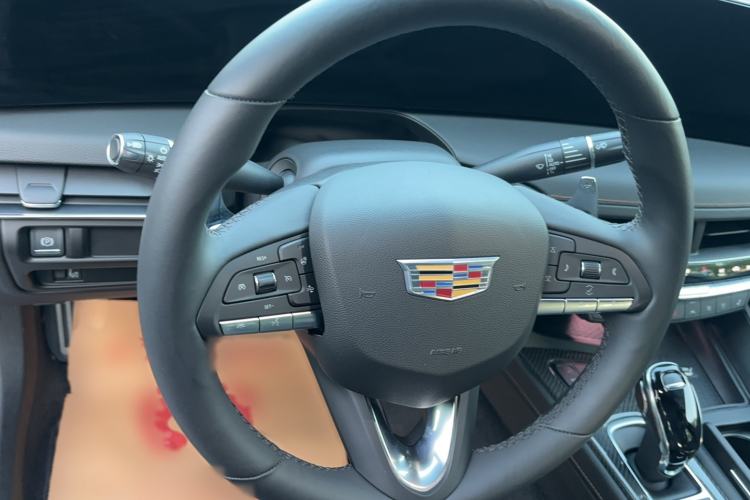Used Cadillac CT5 2024 28T Platinum Edition Interior 4