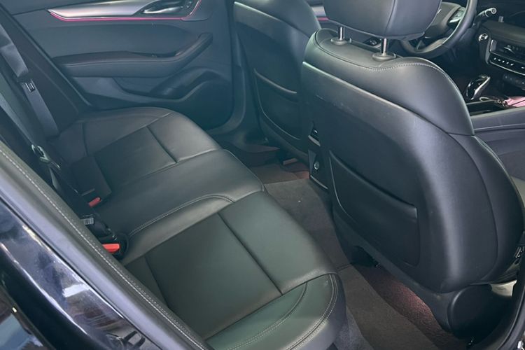 Used Cadillac CT5 2024 28T Luxury Pro Trim Interior 9