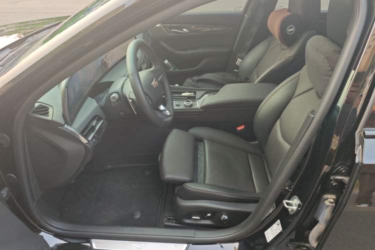 Used Cadillac CT5 2024 28T Platinum Edition Left Front Seat