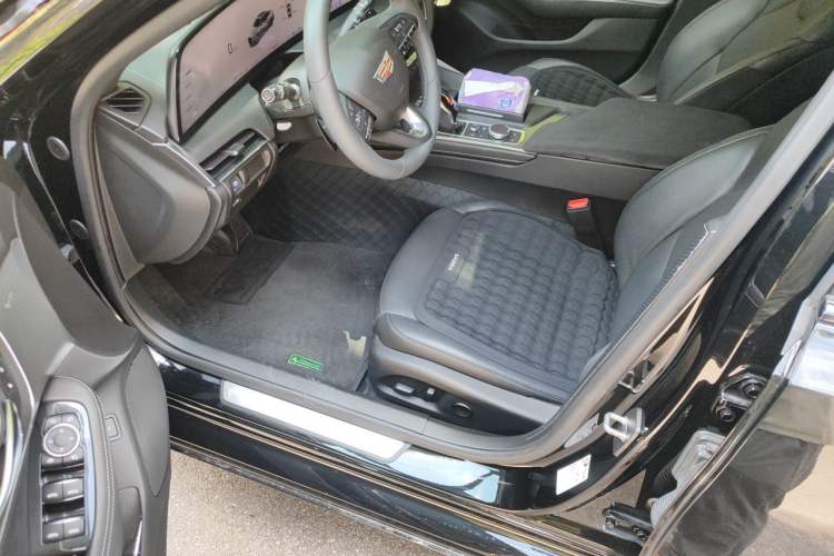 Used Cadillac CT5 2024 28T Luxury Pro Trim Left Front Seat
