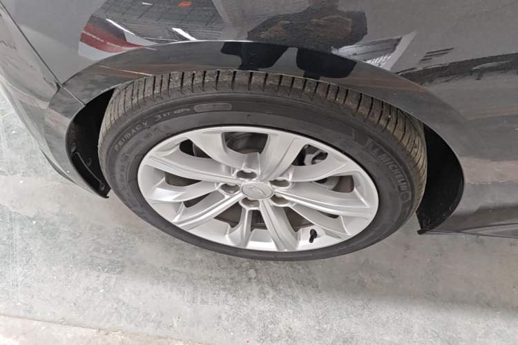 Used Cadillac CT5 2024 28T Luxury Pro Trim Left Front Wheel Hub