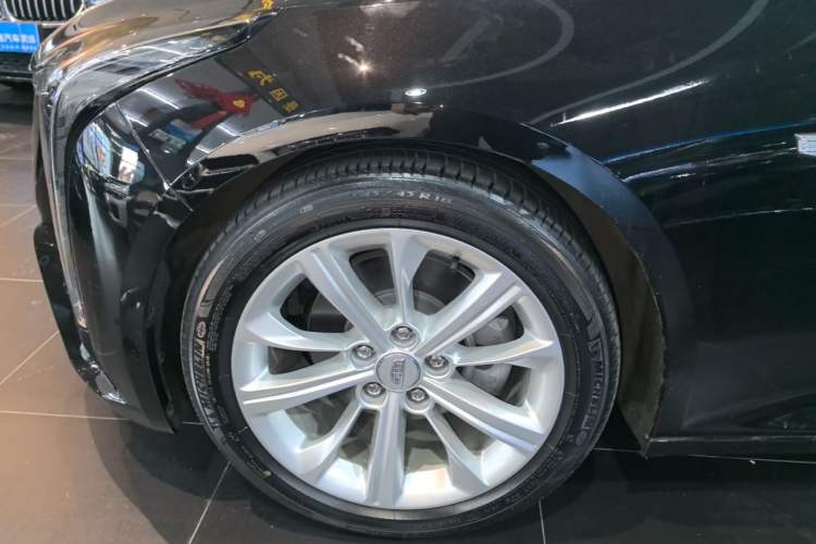 Used Cadillac CT5 2024 28T Luxury Pro Trim Left Front Wheel Hub