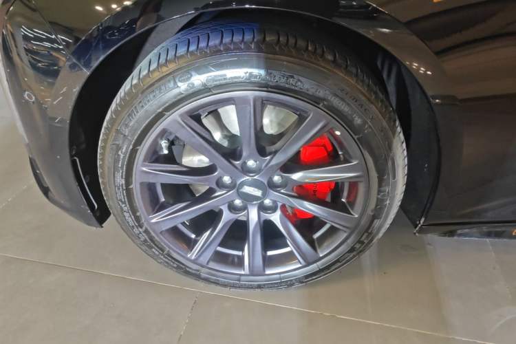 Used Cadillac CT5 2024 28T Prestige Edition Left Front Wheel Hub