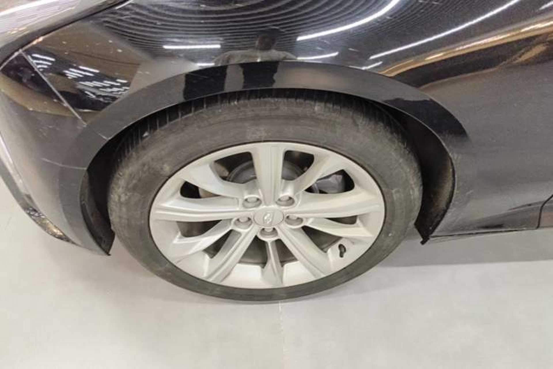 Used Cadillac CT5 2024 28T Luxury Pro Trim Left Front Wheel Hub
