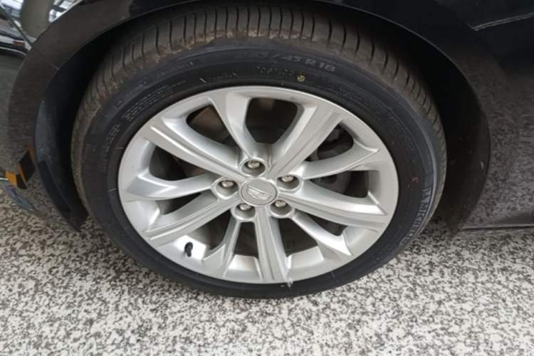 Used Cadillac CT5 2024 28T Luxury Pro Trim Left Front Wheel Hub